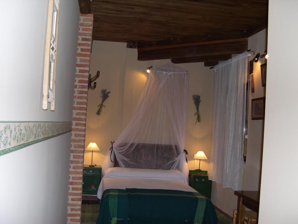 La Huerta De San Lorenzo Hotel Сеговия Стая снимка