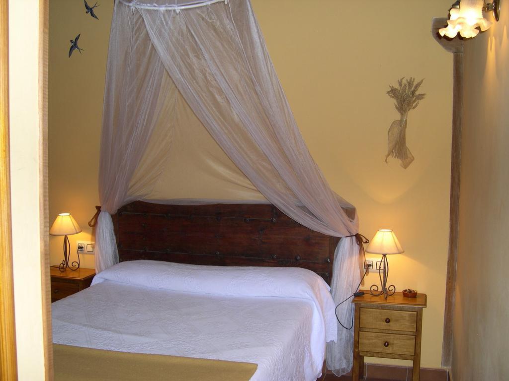 La Huerta De San Lorenzo Hotel Сеговия Стая снимка