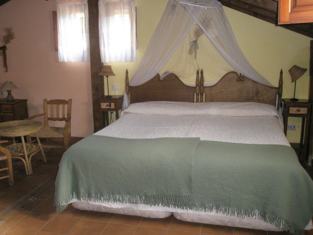 La Huerta De San Lorenzo Hotel Сеговия Стая снимка